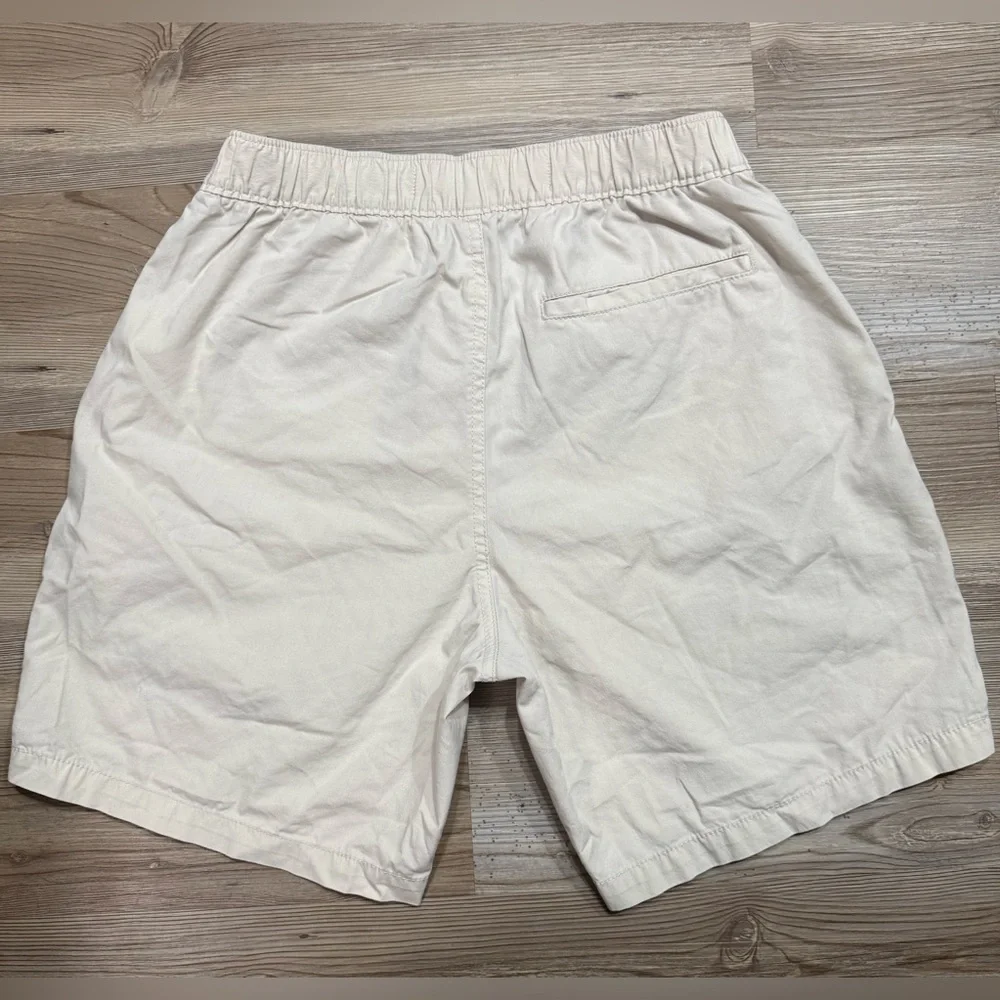Old Navy Men's Light Cream Flat Front Shorts